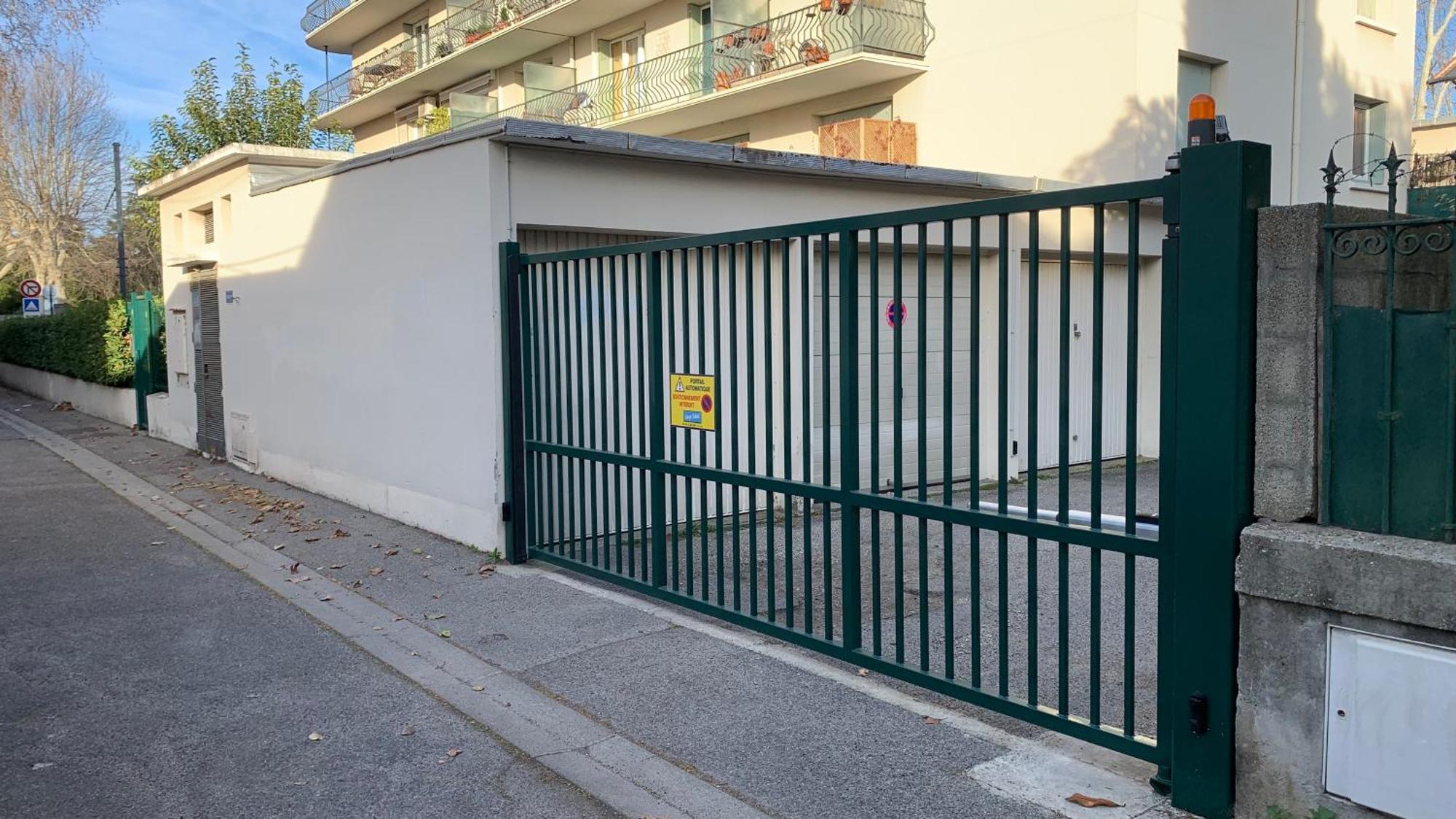 Apartamento Au Calme De L'Iris - Clim - Garage - Wifi - Tramway Aviñón Exterior foto